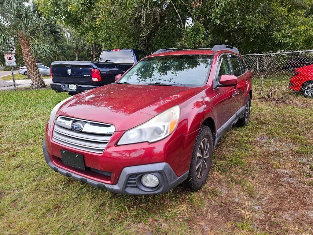 2013 Subaru Outback Premium's photo
